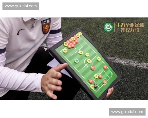 从古老的草根游戏到现代巅峰赛事足球百年发展全景解析