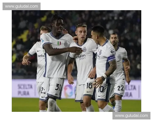 国际米兰主场迎战佛罗伦萨 两队激战争夺意甲积分榜重要位置