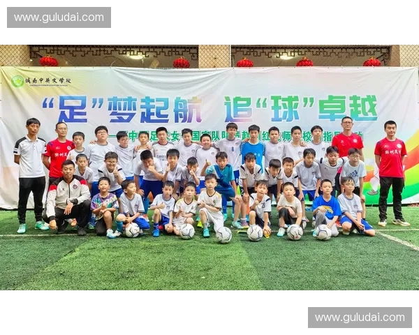 探索室内足球运动的魅力与技巧提升全面解析团队合作与竞技精神